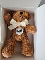 Steiff Schlüsselanhänger Teddy Teddybär James 12 cm braun NEU Nordrhein-Westfalen - Solingen Vorschau