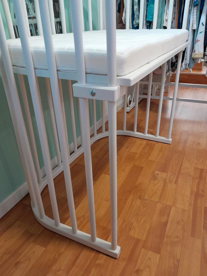 Babybay Maxi Beistellbett Baby mit Matratze höhenverstellbar in Broderstorf