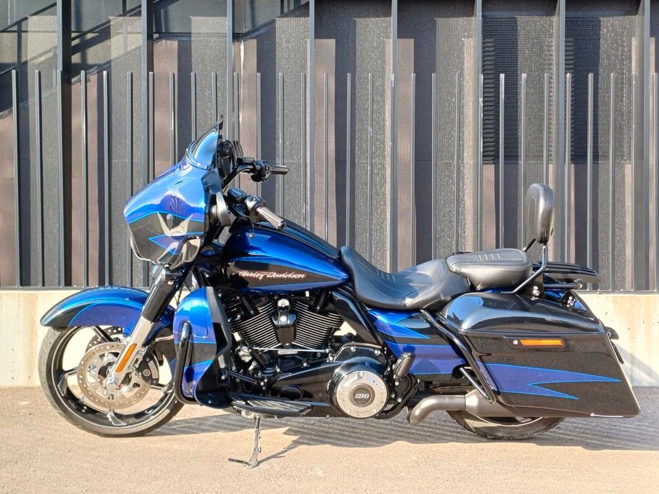 FLHXSE, Street glide, CVO, Milwaukee 8, EU Navi, Boom in Drognitz