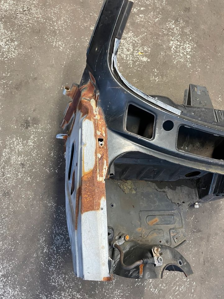 BMW e30 A Säule Rechts Blech Ausschnitt Reparaturblech mit Batter in Bottrop