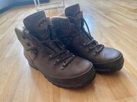 Meindl Borneo Größe 40 Wanderschuhe Leipzig - Leipzig, Zentrum-Ost Vorschau