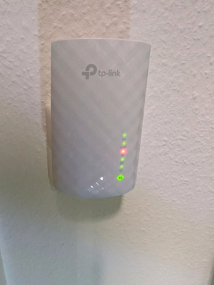 TP-Link RE200 AC750, sehr guter Zustand in Idstein