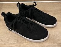 Nike Sneaker Größe 37,5 schwarz Schuhe Turnschuhe Niedersachsen - Bruchhausen-Vilsen Vorschau