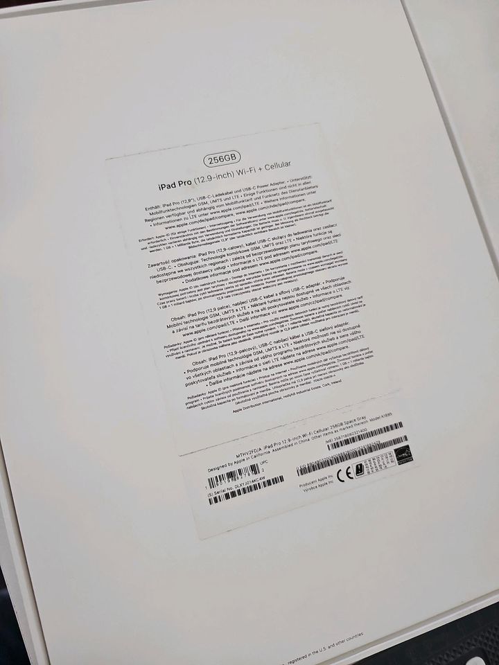 IPad Pro (12.9- inch) WIFI +Cellular 256GB Space Gray Neuwertige in Frankfurt am Main