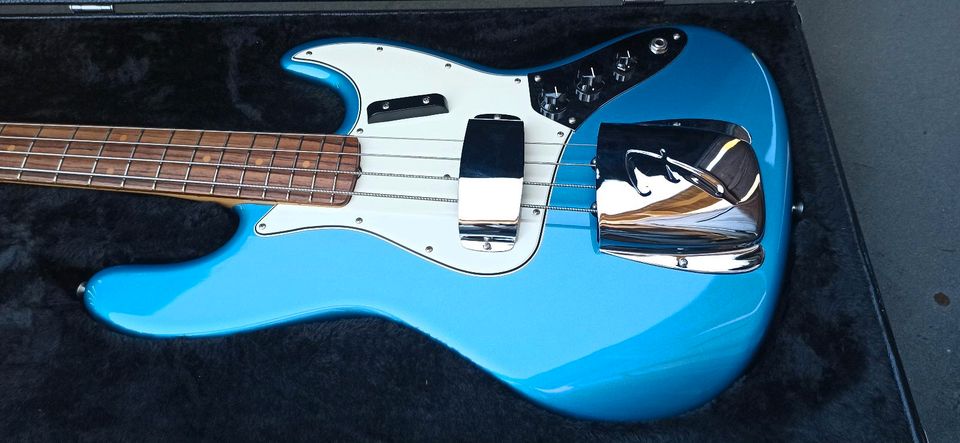 Fender AVRI American Vintage '64 Jazz Bass in Lake Placid Blue in Türkheim