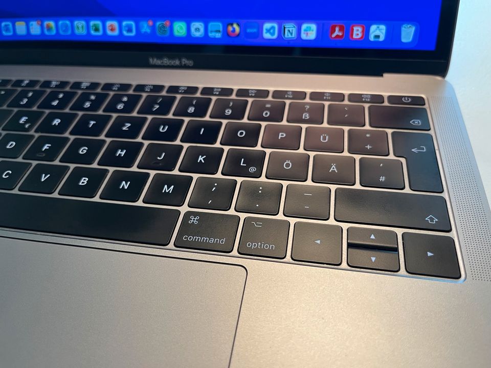 2017 MacBook Pro 13 Zoll - mit neuem Akku& OVP in München