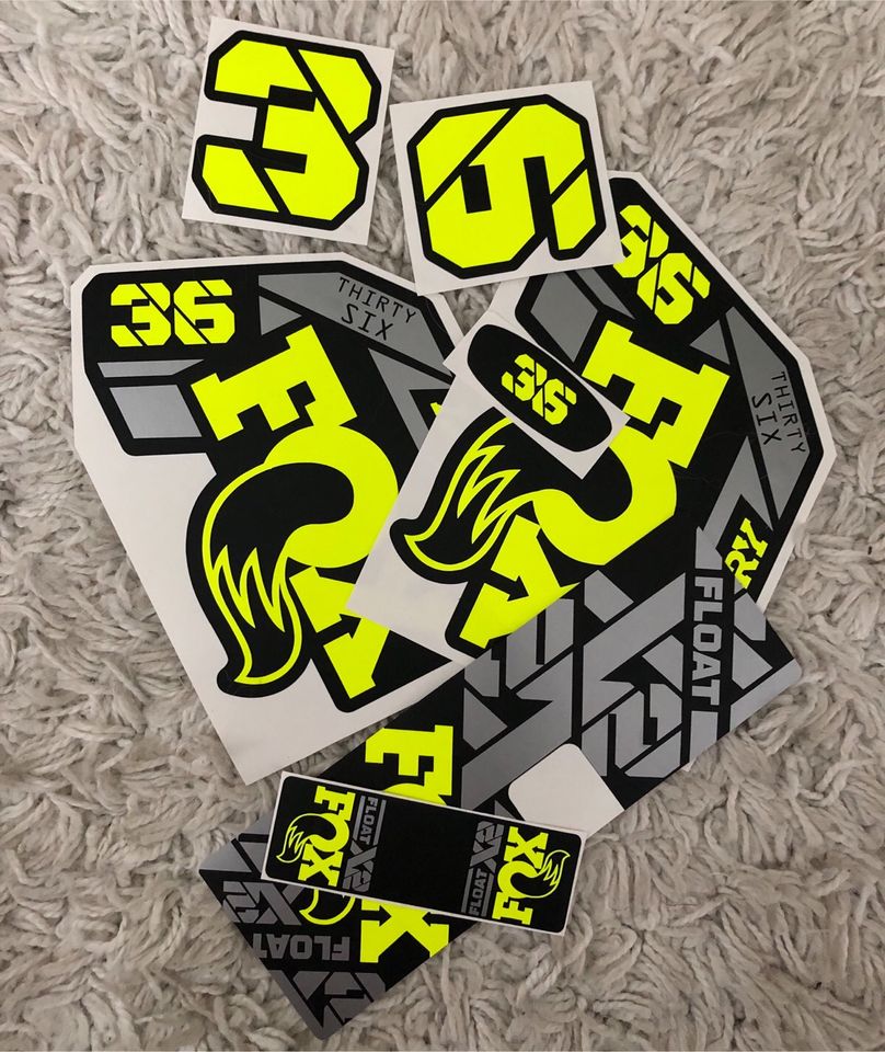 Mülltonnen Sticker, Zahlen, Nummern, Zahl, Nummer, Hausnummer, Startnummer,  Aufkleber, 2er Set, neon, 6, RACEFOXX