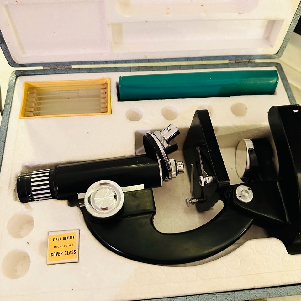 Vintage Mikroskop mit Koffer in Dortmund