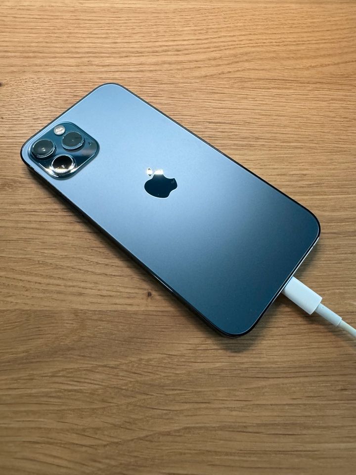 iPhone 12 Pro 256 GB Pazifikblau in Seligenstadt