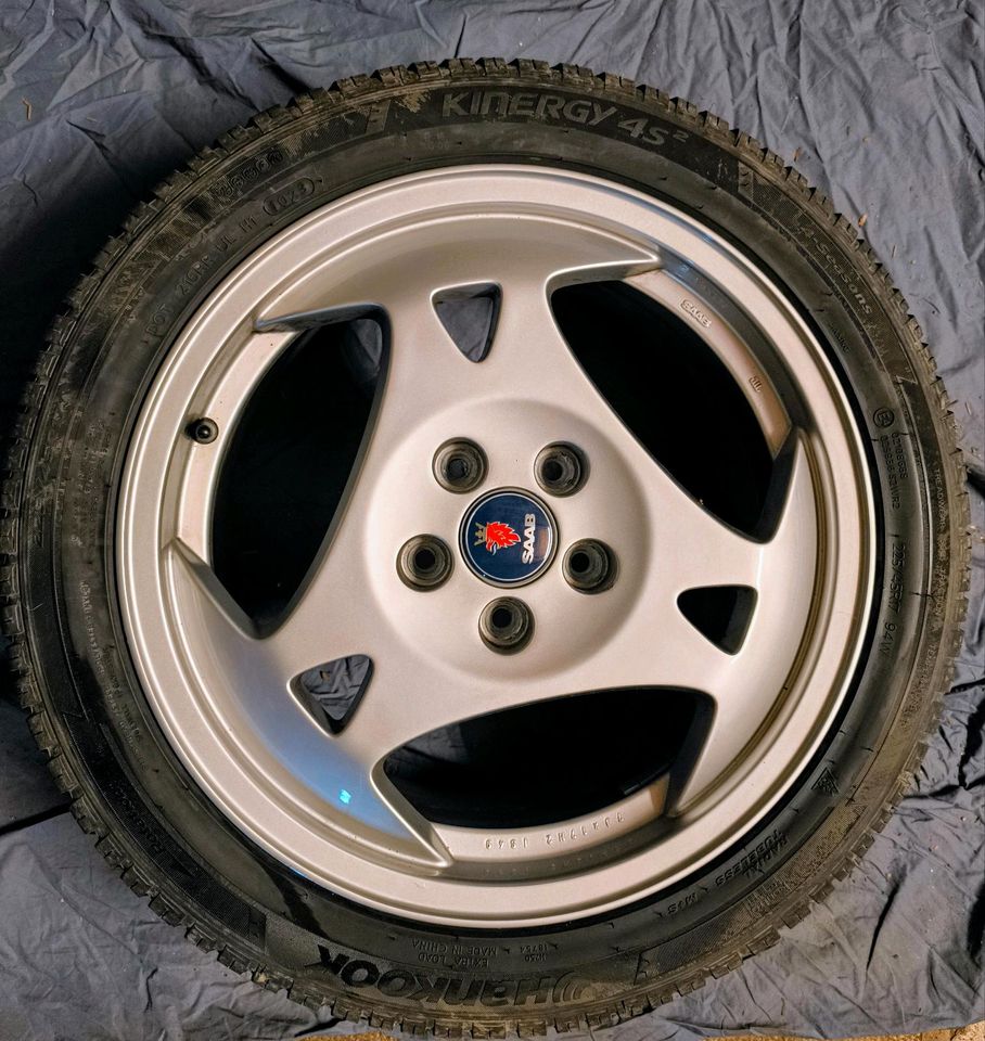 17" Saab Alu28 Aero mit 225/45R17 Ganzjahresreifen in Sohland