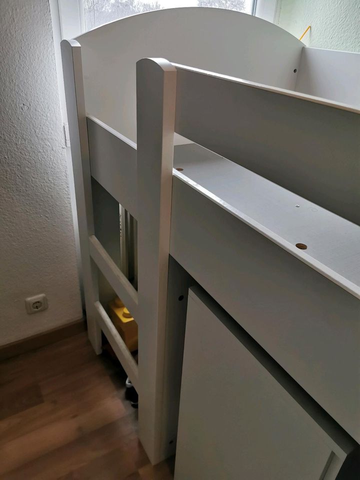 Kinder Hochbett weiß 90x200 mit Lattenrost, Schreibtisch, schrank in Köln