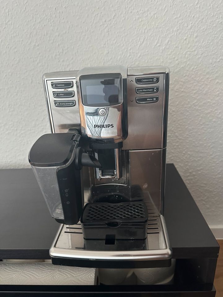 Philips Kaffeemaschine Vollautomat Espresso Cappuccino in Berlin