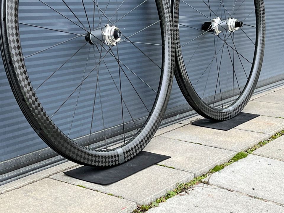 Beast Components / Custom Road - Carbon Laufradsätze in Greifenstein