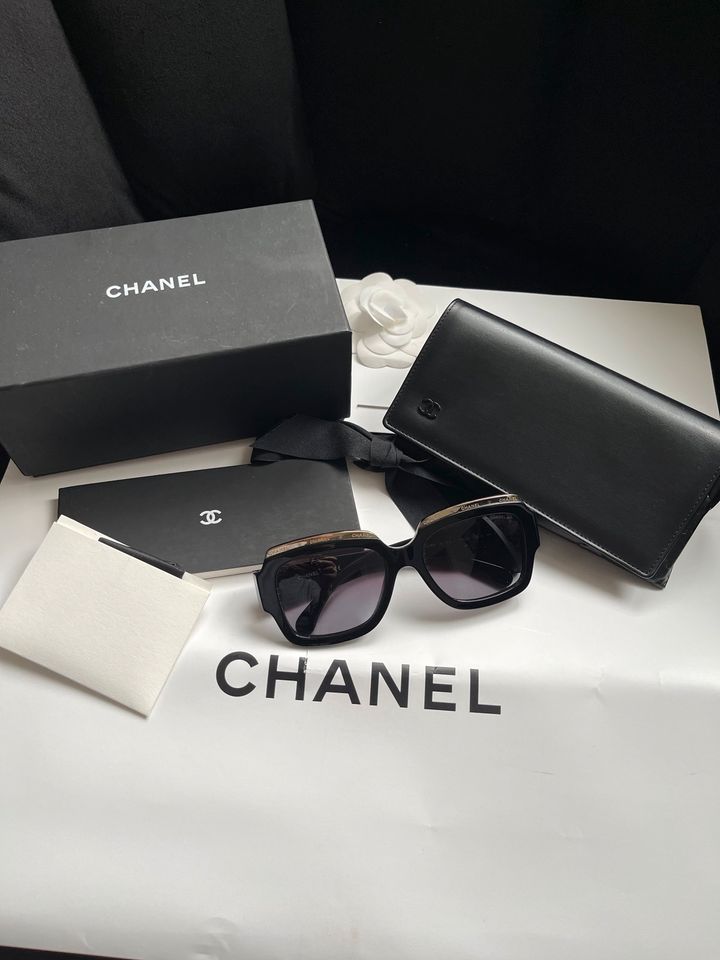 Chanel Sonnenbrille & Leder Etui in Düsseldorf