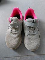 Nike Sportschuhe mit heller Sohle 30 Hannover - Herrenhausen-Stöcken Vorschau