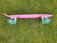 Skateboard  mit LED Leuchtrollen 55 cm wenig genutzt Nordrhein-Westfalen - Dorsten Vorschau