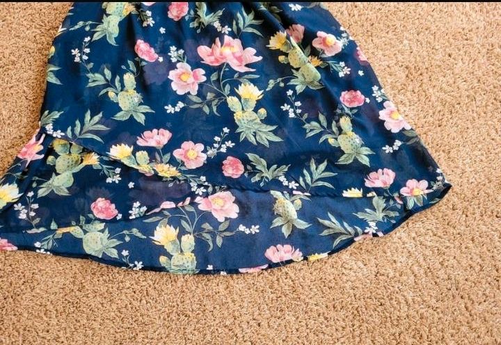 Sommerkleid Gr. 164 dunkelblau mit Blumen in Angermünde