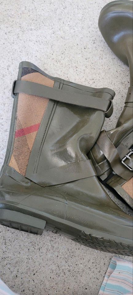 Burberry Stiefel in Erding