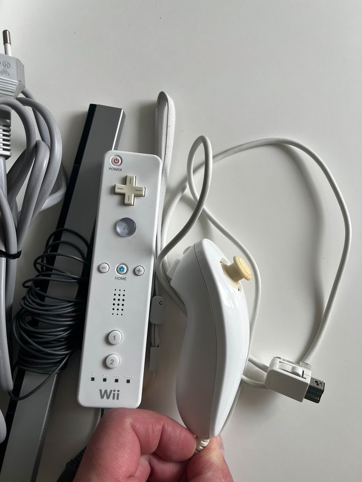 Nintendo Wii Konsole in ovp sehr gut Zustand in Essen