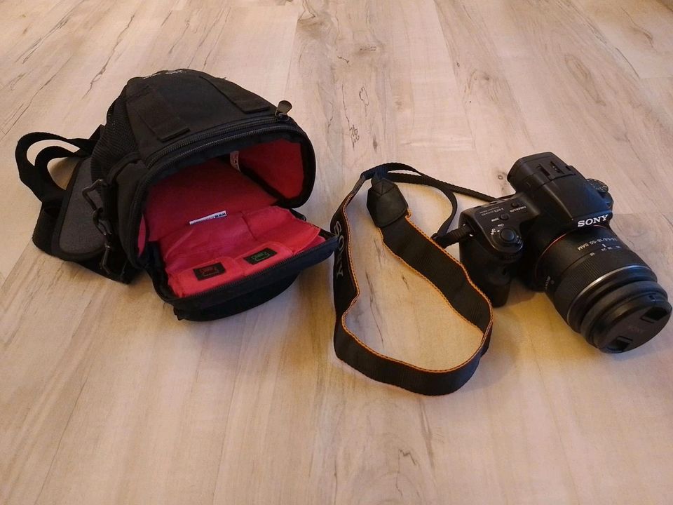 Sony Spiegelreflexkamera Alpha 37 (SLT-A37) mit Tasche in Backnang