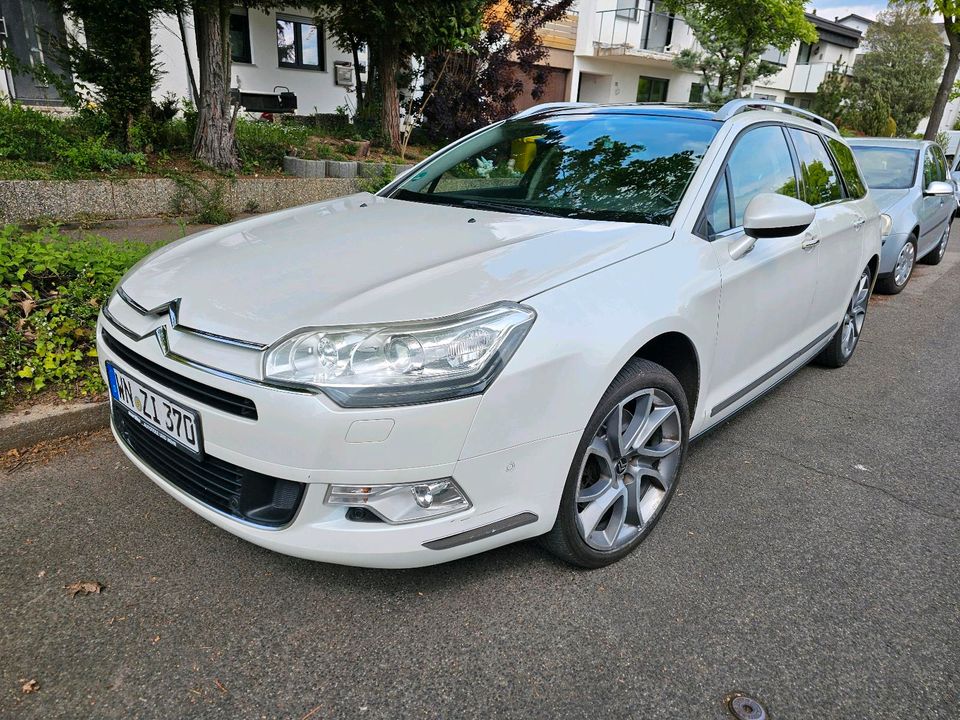 Citroen C5 Tourer V6 240 PS Biturbo Automatik Massage luftfahrwer in Fellbach