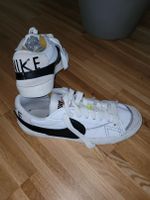 modische Sneaker Schuhe Nike 44 UK9 Neuhausen-Nymphenburg - Neuhausen Vorschau