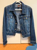 Jeansjacke Damen Diesel (S) dunkelblau Hessen - Gießen Vorschau