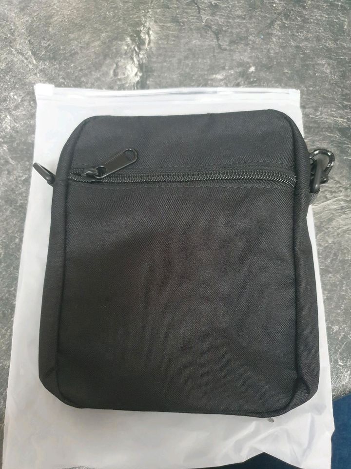 TAN.TOMI Umhängetasche Herren Klein Schultertasche in Nürnberg (Mittelfr)