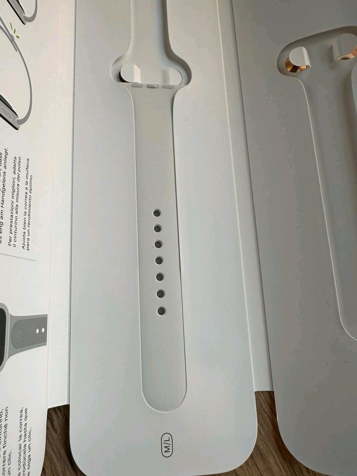 Apple Watch 6 Cellular/LTE 44 mm in Waltrop