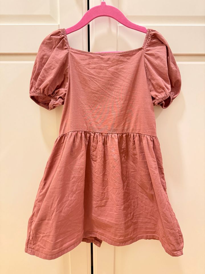 H&M Mädchen Kleid 4-5Y in Kornwestheim