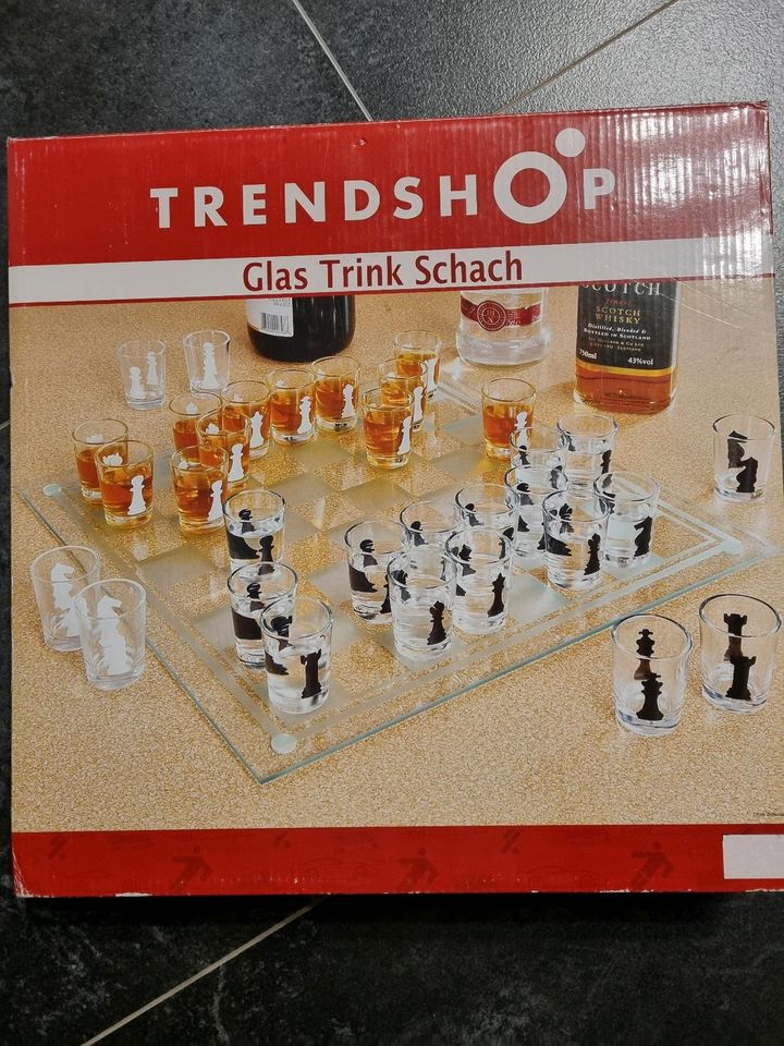 Glas Trink Schachspiel in Forst