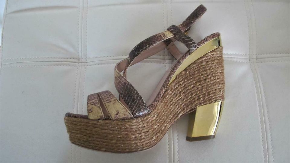 Hammer MIU MIU Wedges / Plateau Sandaletten Gr. 37 TOP NP 800,-€ in Starnberg