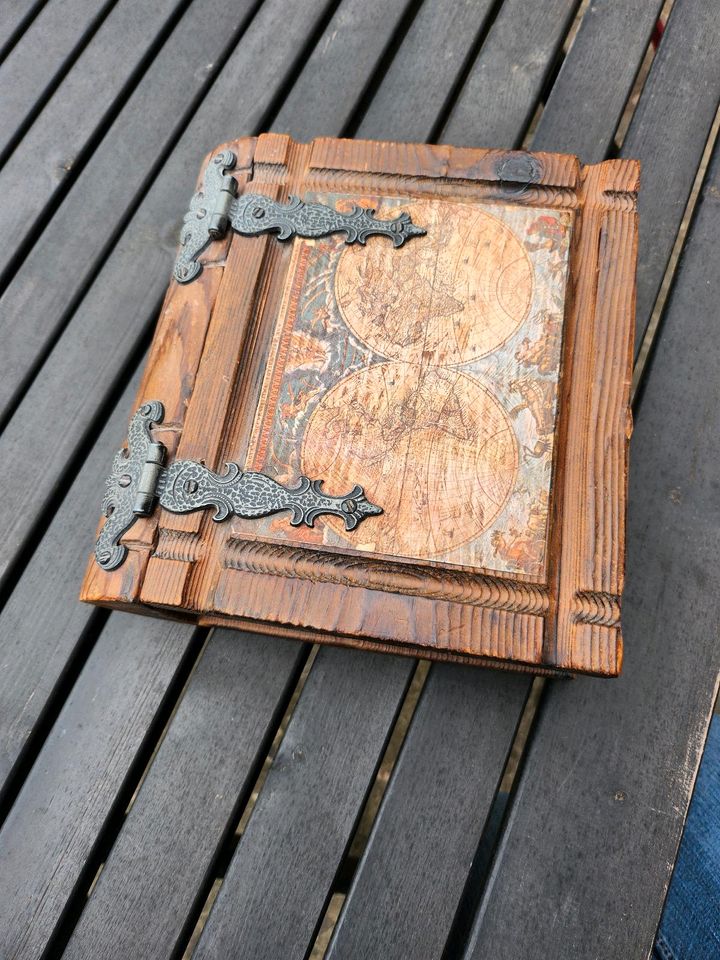 Holzschachtel in Buchform antik in Bocholt