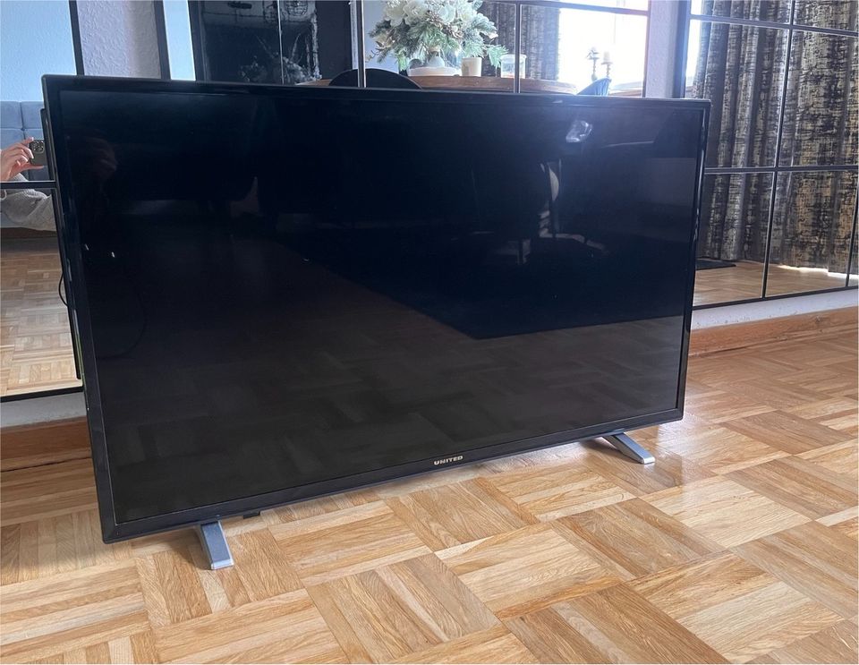 39“ LED Fernseher in Wedemark