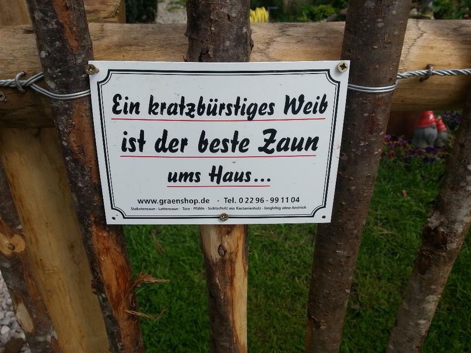 Gartenzaun aus Holz Kastanie - Kastanienzaun ungeschälte Staketen in Reichshof