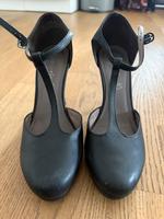 Tamaris Pumps schwarz mit Riemchen Leder Tänzerschuhe 40 Düsseldorf - Stadtmitte Vorschau