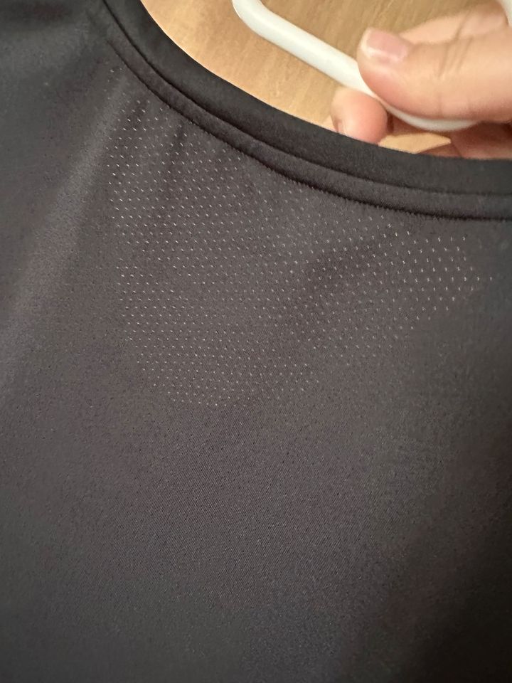 Neu!! Shirt von Nike Größe S/36 in Friesoythe