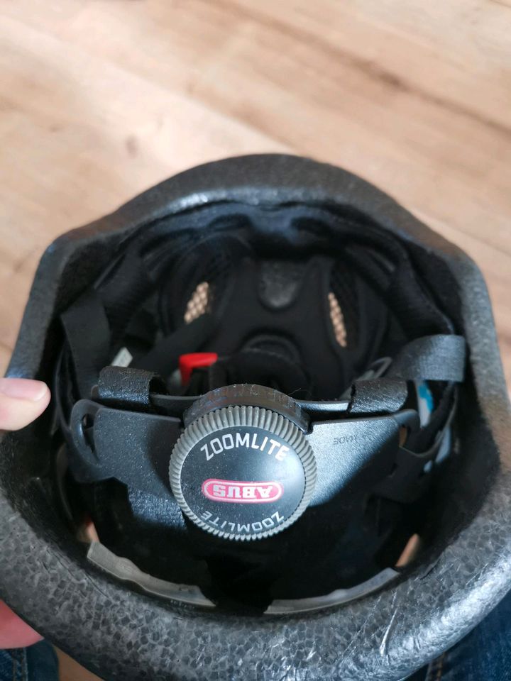 Kinderhelm Abus 45-50 verstellbar / Helm für Kinder in Waldsolms