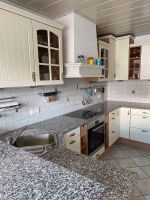 Küche Landhaus Vanille mit Einbaukühlschrank Nordrhein-Westfalen - Much Vorschau