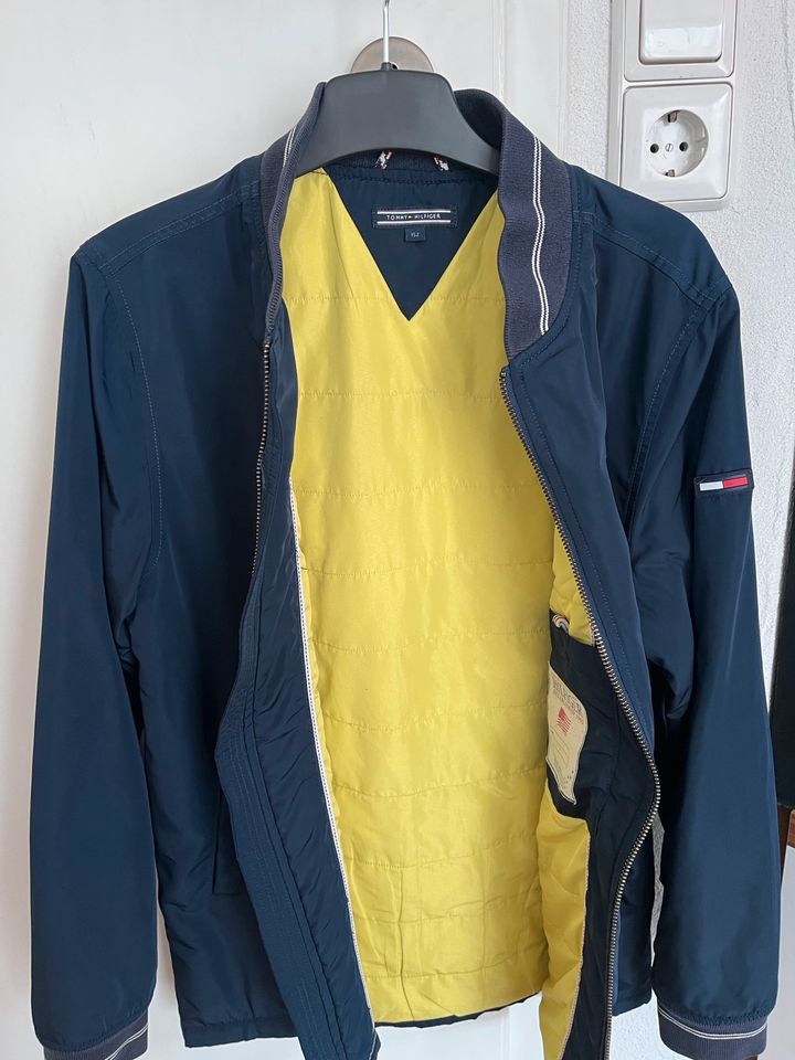 Tommy Hilfiger Blouson Übergangsjacke Gr. 152 in Limburgerhof