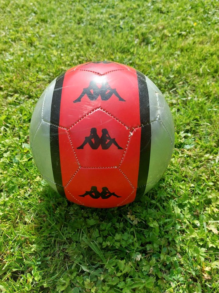 Fußball kappa Sport rot silber in Beverungen