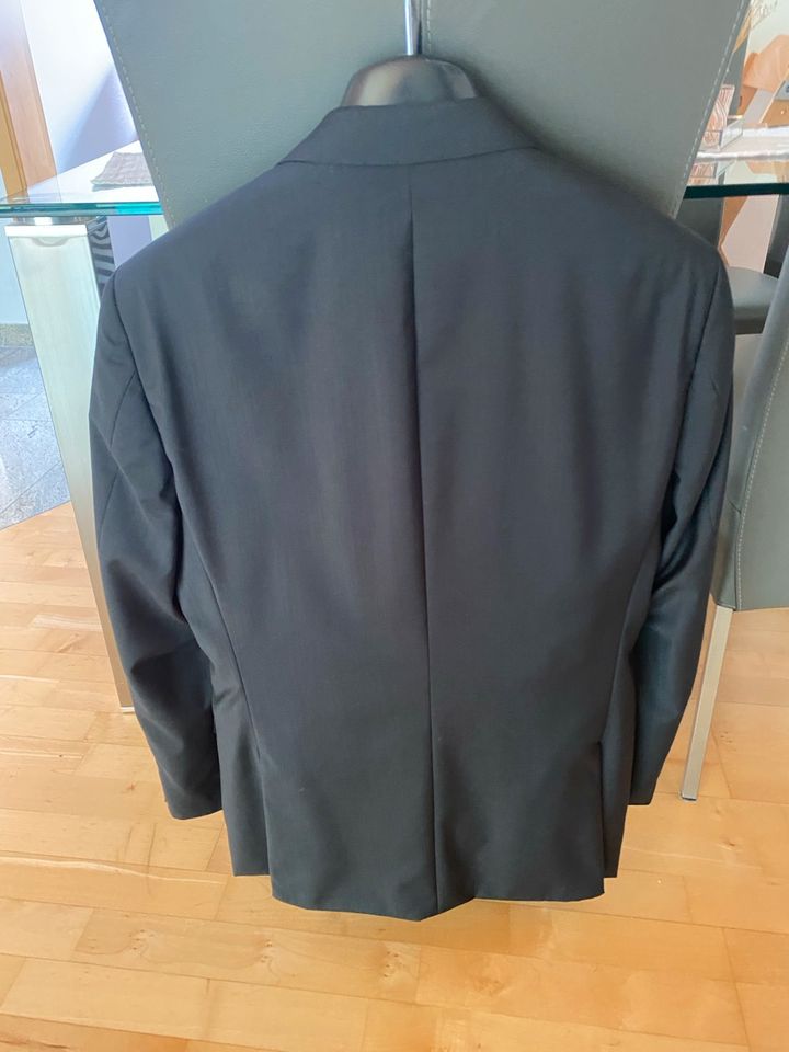 Hugo Boss Anzug Größe 50, Farbe Anthrazit in Hagen