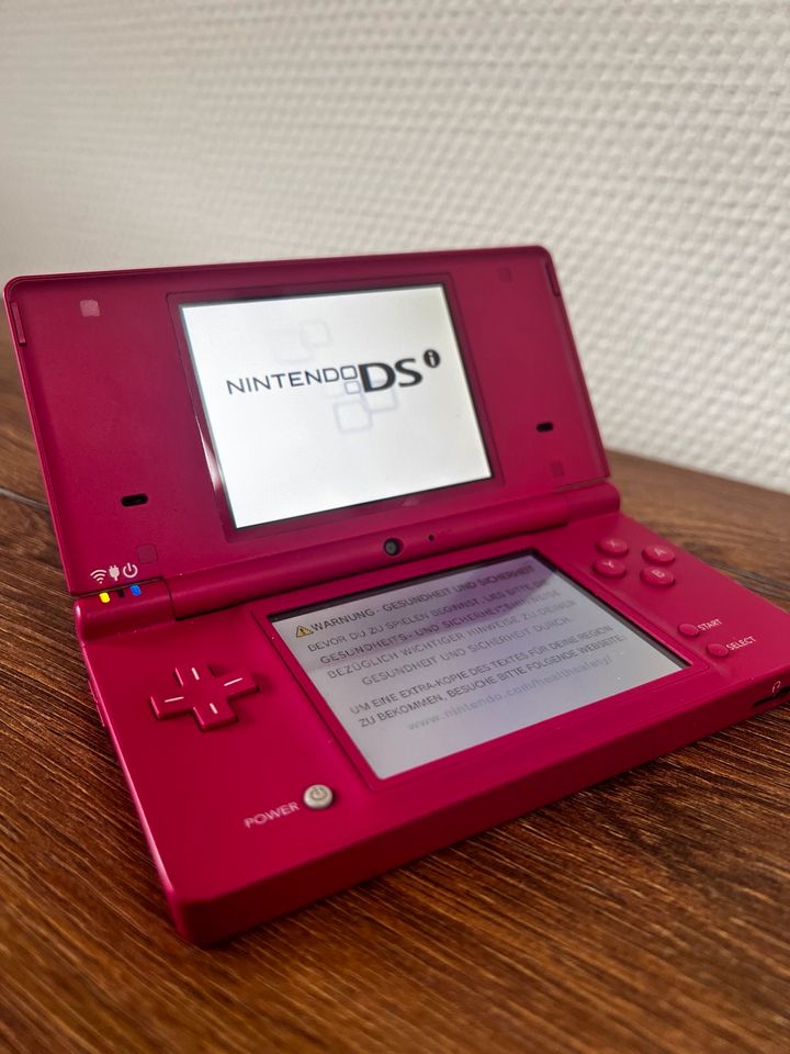 Nintendo DSi pink mit Spielen in Bad Nauheim