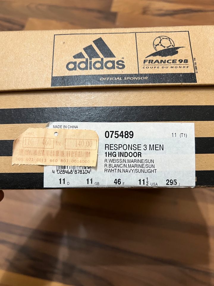 Adidas Schuh Karton leer. in Essen