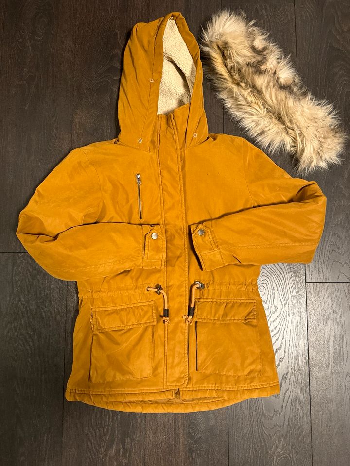 Senfgelbe Winterjacke Damen S in Baudenbach