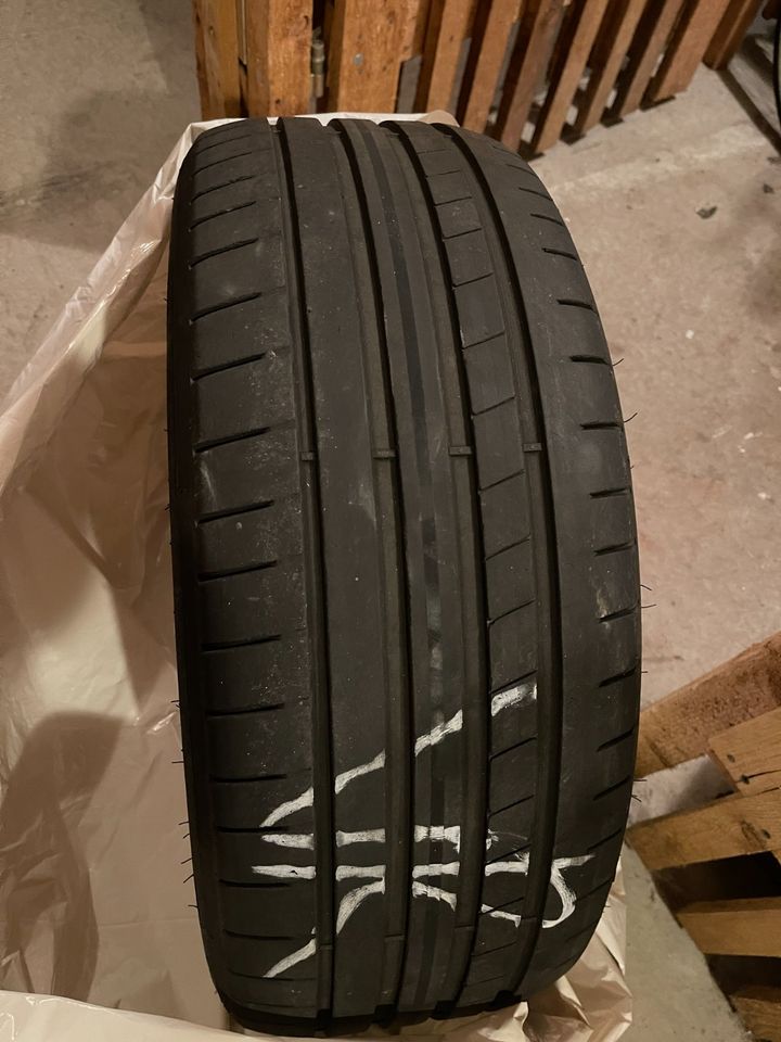 225/45 R19 92W Dunlop Sommerreifen Run Flat in Freiburg im Breisgau