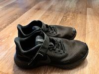Nike Revolution 5 Flyease schwarz Gr.38,5 Thüringen - Greiz Vorschau