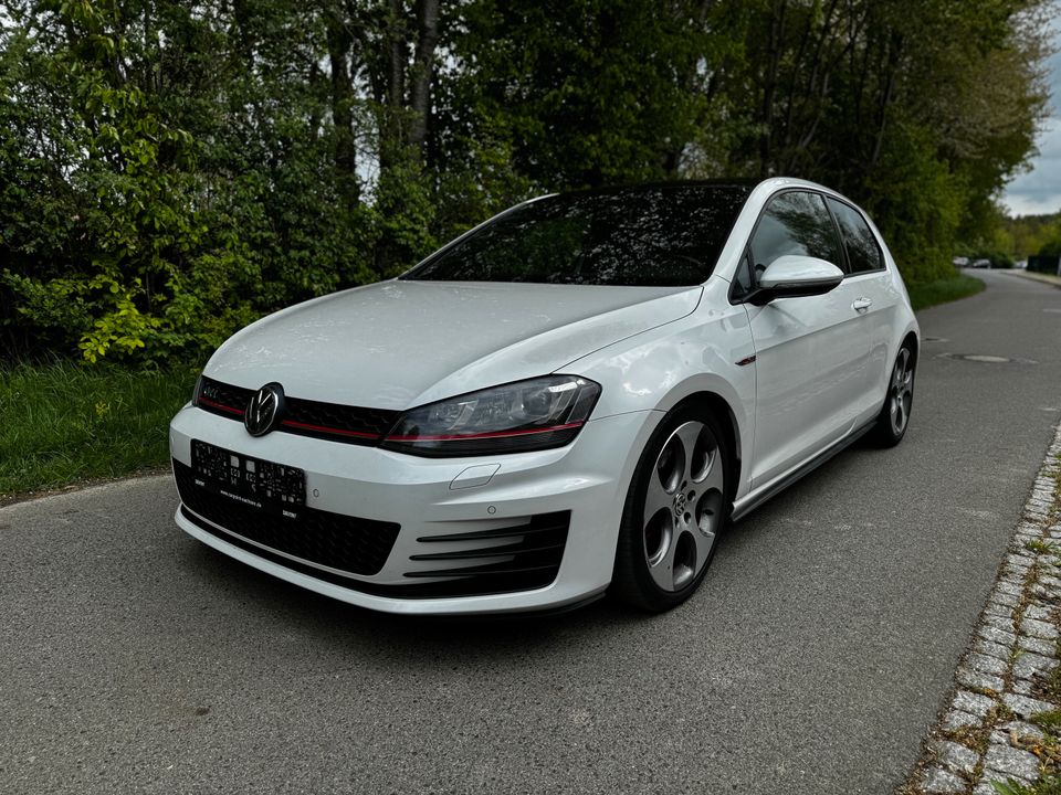 VW Golf 7 GTI 76.000km Scheckheft Sommerfahrzeug in Elstra