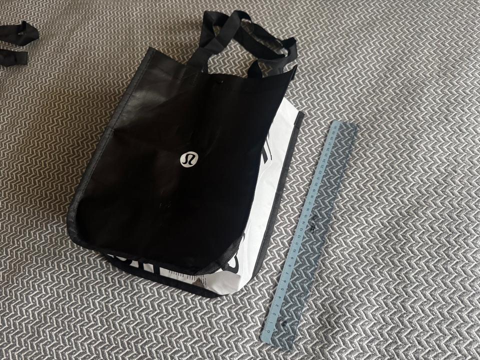 ✪ *NEU* Lululemon Tasche Beutel Tragetasche Yoga Bag Klein Schwar in Berlin