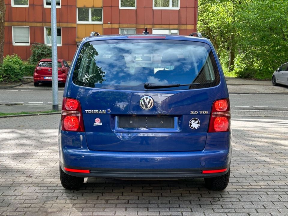 Volkswagen Touran 2,0 TDI/KLIMAAUTO/SHZ/TEMPOMAT/TÜV/////// in Essen